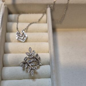 Elegant Silver Tone Leaf Ring and Arrow Lia Sophia Vintage Necklace